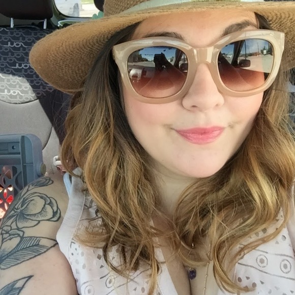 Meet your Posher, Candace - Picture 1 of 1